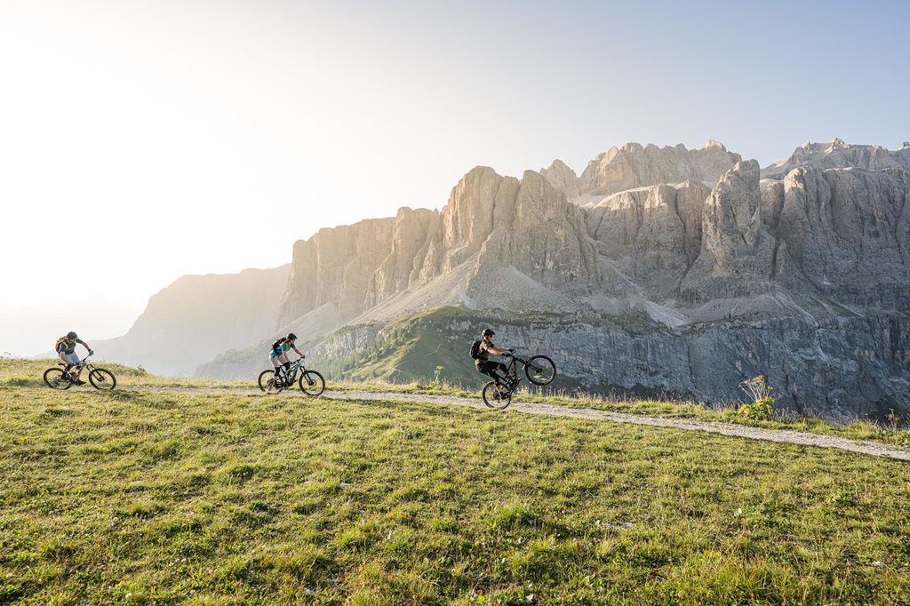 Dolomiti Supersummer, partita la stagione 2024 per biker e hiker
