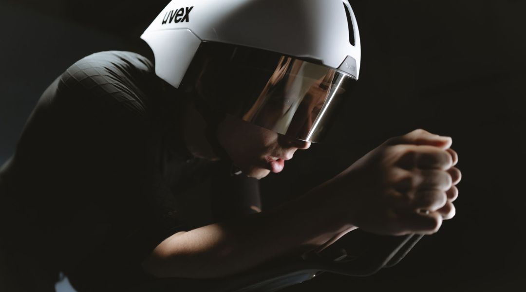 Uvex porta al Tour de France i nuovi caschi aerodinamici ultimate race X e ultimate DNAero MIPS