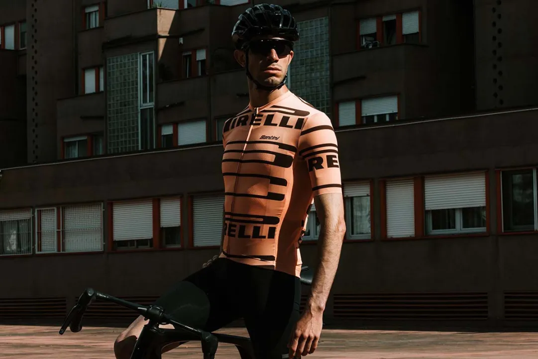 Santini Cycling firma la collezione di abbigliamento tecnico ispirata alla storia dello Sport Club Pirelli