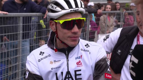 Ayuso perde altri 35 minuti nella tappa del mortirolo: