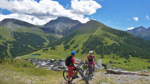 Tra Trekking e Mountain Bike, ViaLattea apre gli impianti anche d'Estate