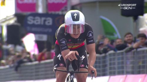 Giro d'italia - finale pazzesco! remco evenepoel vince la crono per 1'' su geraint thomas: rivivi l'arrivo di cesena