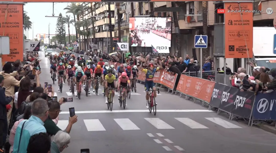 Balsamo, che esordio alla Valenciana battendo Vos! Evenepoel beffato da Dani Martinez all'Algarve