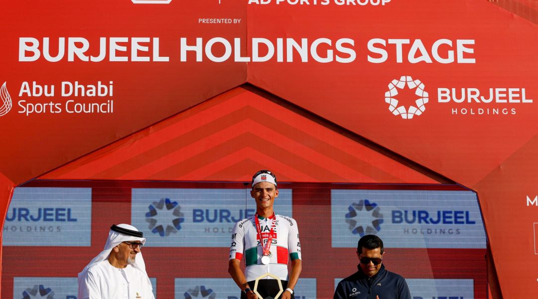 Ancora Jonathan Milan, tripletta in volata all'UAE Tour che è di Isaac Del Toro davanti a Tiberi