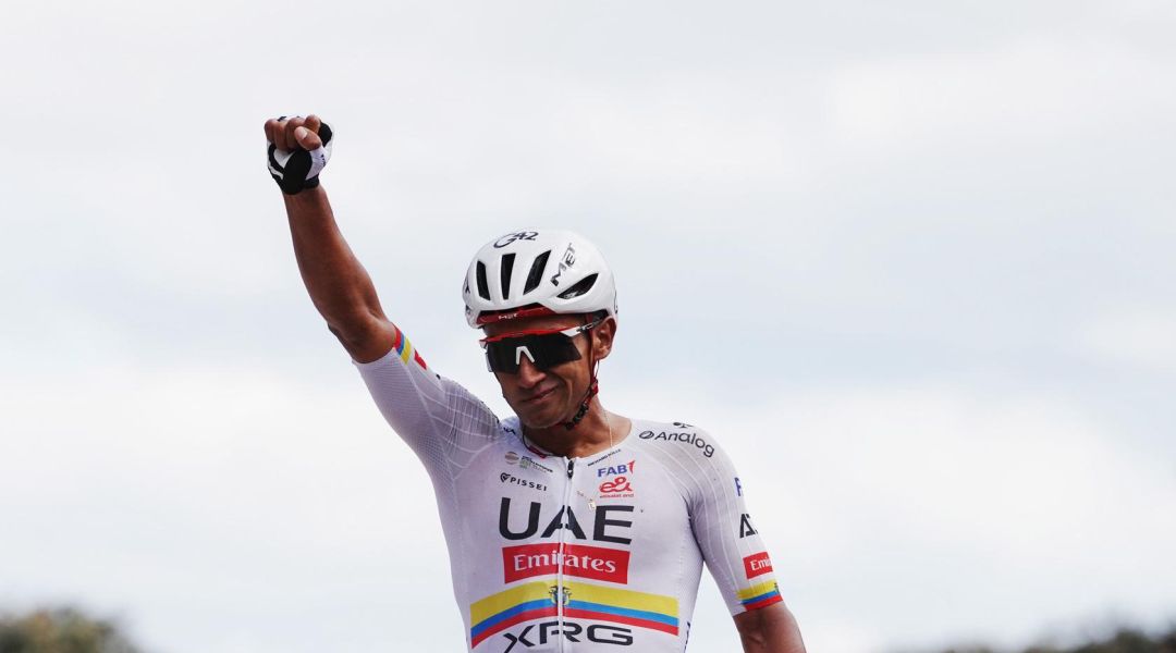 Strepitoso tris di Jhonatan Narvaez a Chiavari, battuto nello sprint a due Mas: italiani dell'Astana sfortunatissimi