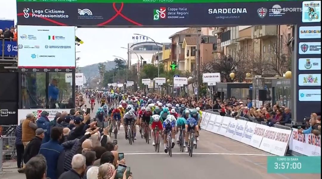 Rajovic beffa Donati a Tortolì, non c'è il bis del talento di casa Red Bull-Bora al Giro di Sardegna