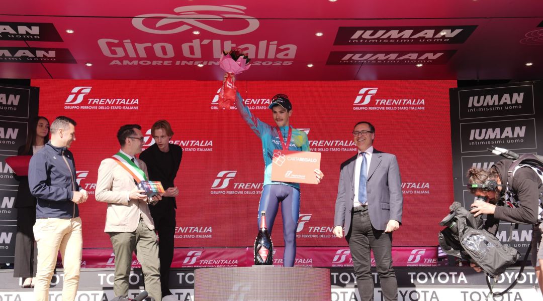 Strepitoso Christian Scaroni sulla Green Mountain: si prende tappa e generale del Tour of Oman