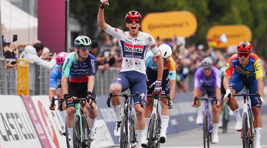 Splendido Magnier ad Amburgo, la Cyclassics è sua! Milan deluso, sul podio salgono Teunissen e Pithie