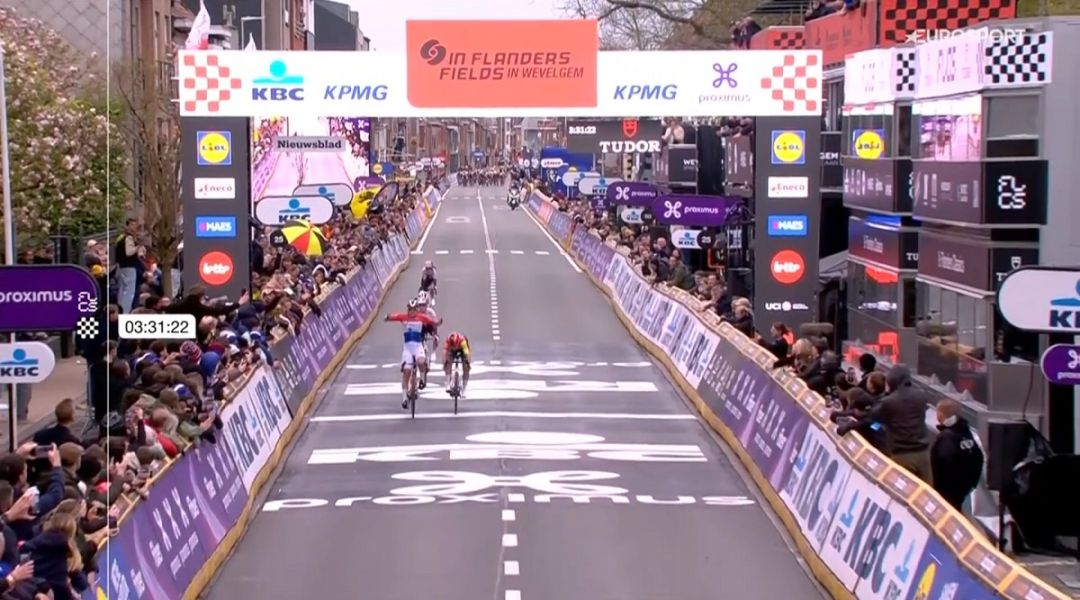 Fa tutto... Wiebes! Tris a Wevelgem da fuoriclasse, battute Moors e Swinkels con Gasparrini gran 5^