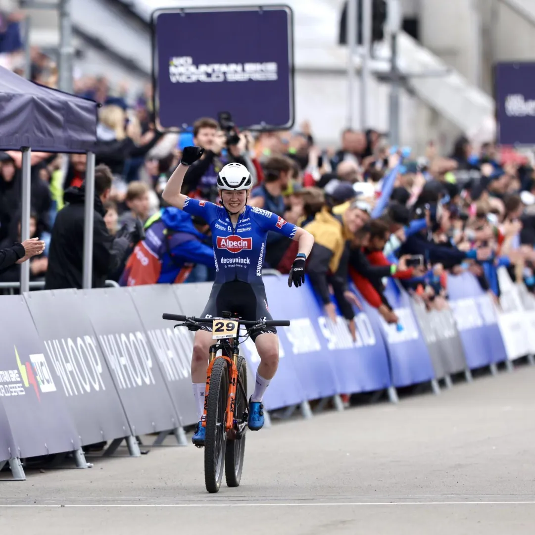 Puck Pieterse apre una nuova era della MTB: vittoria storica al debutto élite, decima Martina Berta