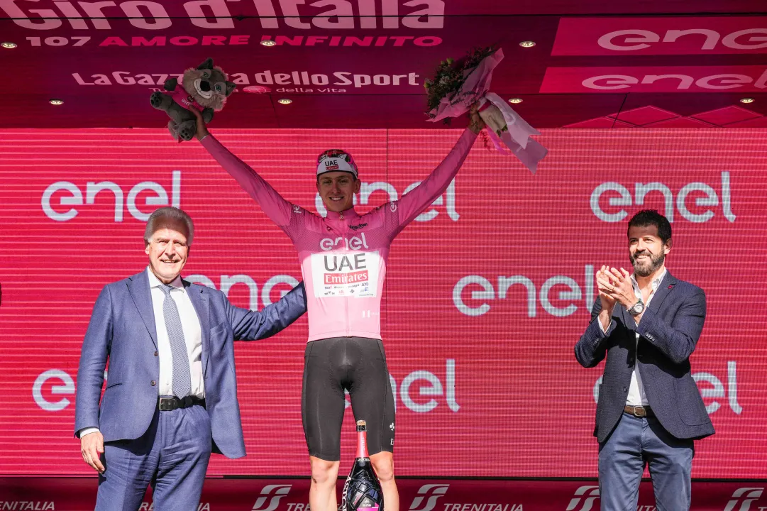 Pogacar, solo tu! Un finale da fenomeno della maglia rosa per battere Ganna a crono e ipotecare il Giro