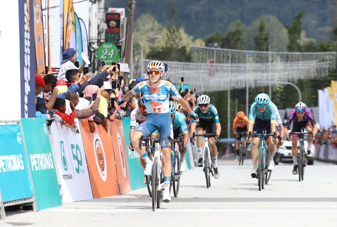 Kristoff batte gli italiani nella prima volata della CRO Race, tappa e maglia per Poole al Tour de Langkawi