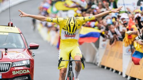 Tadej Pogacar è ad un passo dalla leggenda con la doppietta Giro-Tour, la sfida per il 2° posto ancora aperta