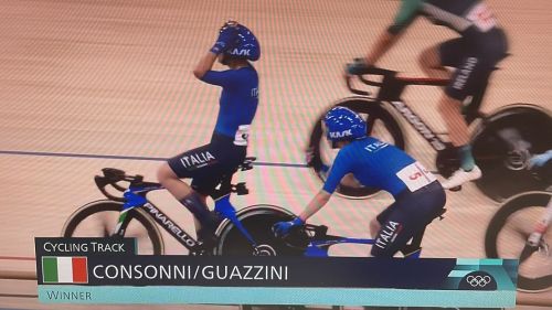 Clamoroso e storico titolo olimpico per Guazzini e Consonni: la Madison femminile è italiana!