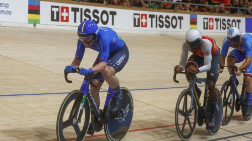 Simone Consonni è commovente nell'Omnium, splendido argento mondiale. Quinta la Madison donne