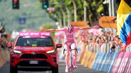 Pogacar e un programma pazzesco per il 2025, con l'ultimo dubbio legato al Giro: alla corsa Ayuso e Adam Yates...