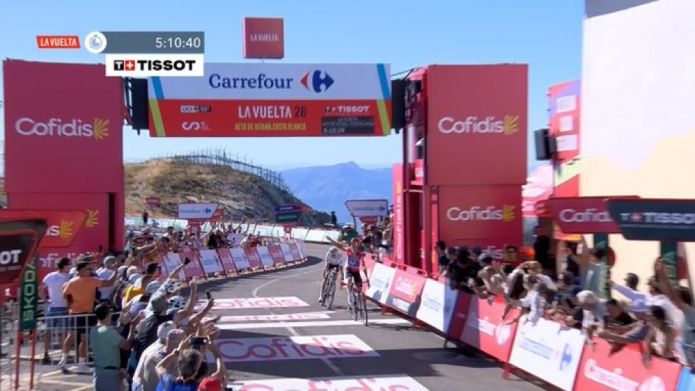 Finalmente Mas! Dopo 4 anni di digiuno e 8 alla Vuelta, il maiorchino si prende la tappa sull'Aitana e vola in roja